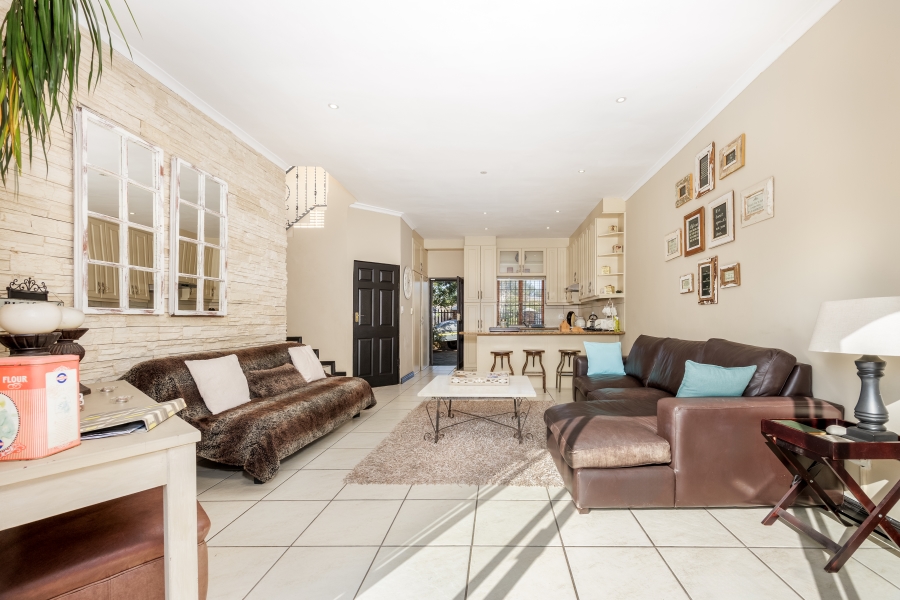 7 Bedroom Property for Sale in Eversdal Heights Western Cape